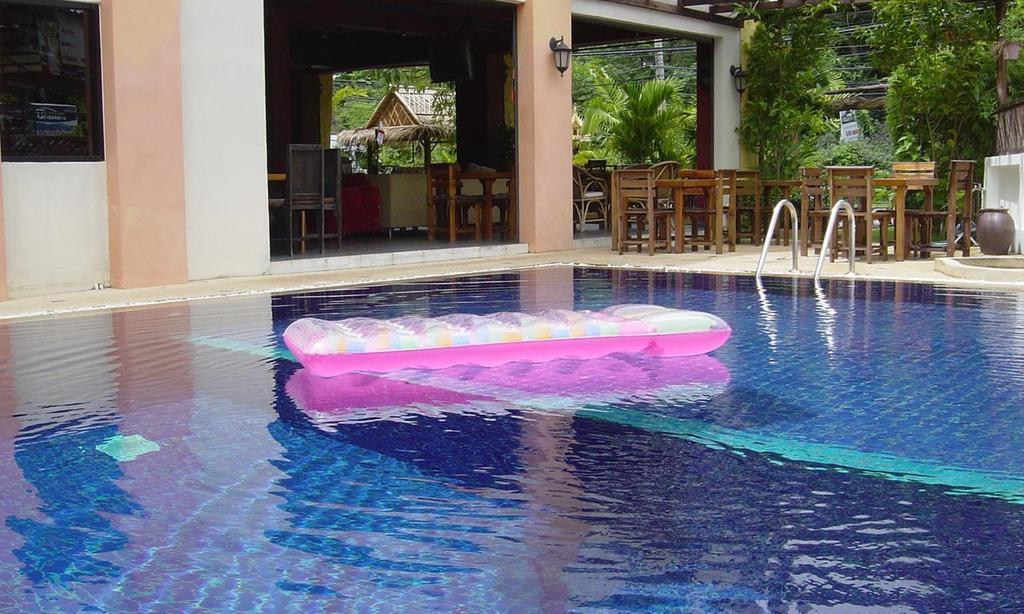 Karon Beach Pool Hotel Пхукет Екстер'єр фото